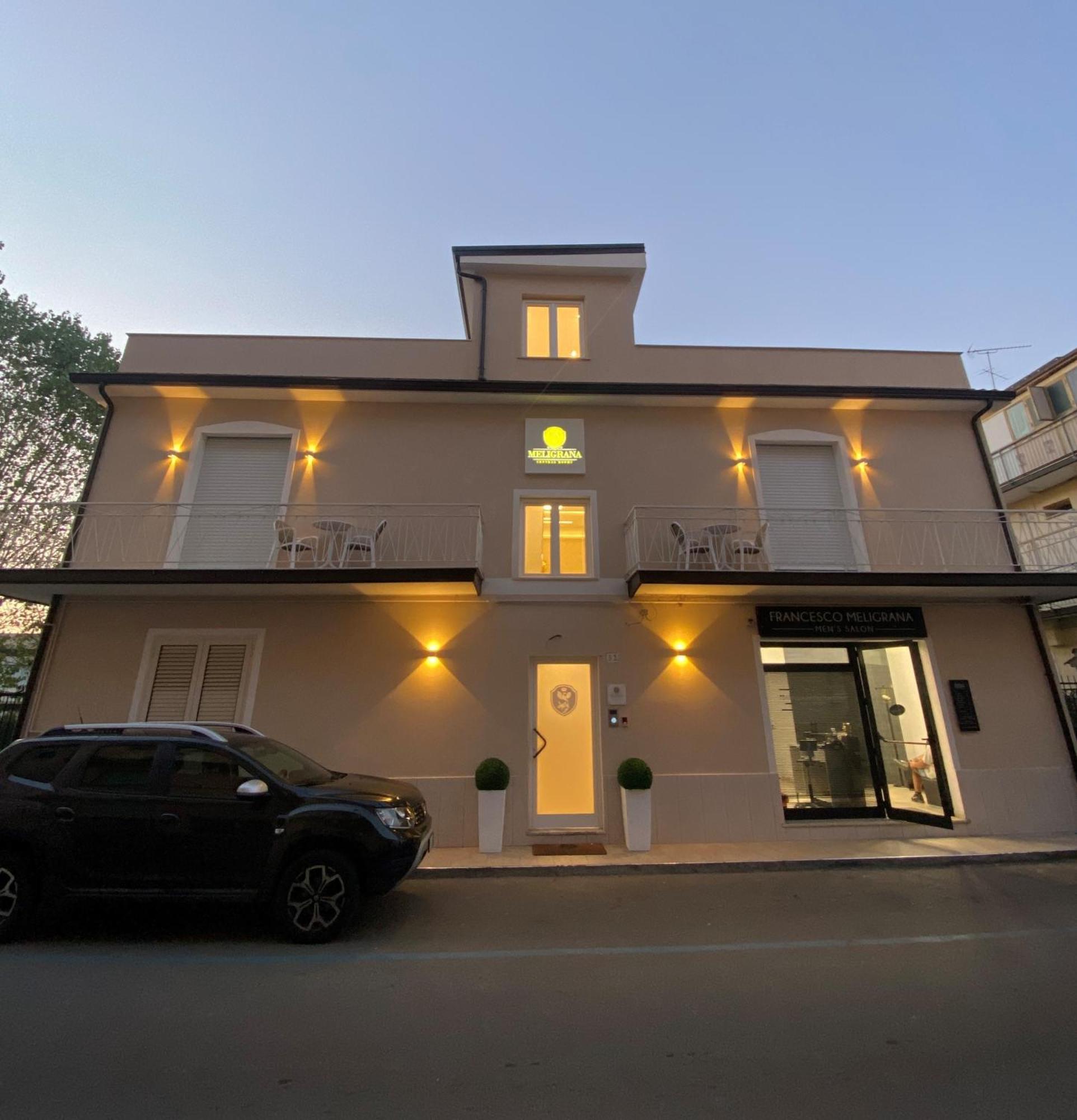 Meligrana Central Rooms Тропеа Екстериор снимка